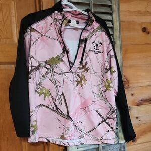TrueTimber Pink Camo Women's 1/4 Zip EUC